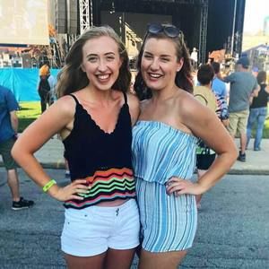 Meet your Posher, Elizabeth